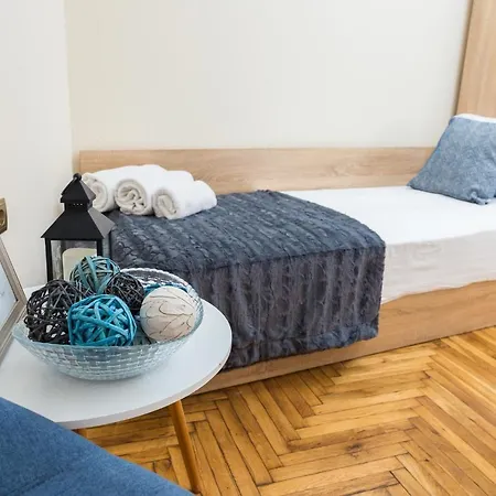 Zdravets, In The Heart Of The Old Apartment *