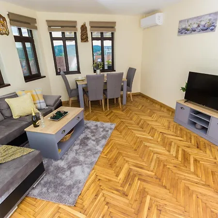 Apartment Zdravets, In The Heart Of The Old Veliko Tarnovo