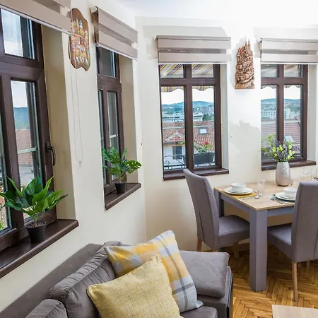 Zdravets, In The Heart Of The Old Apartment