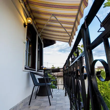 Apartment Zdravets, In The Heart Of The Old Veliko Tarnovo