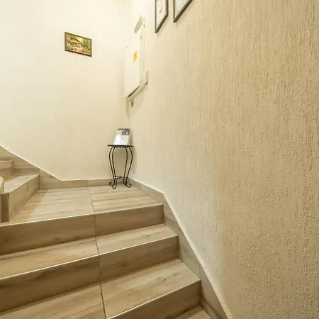 Apartman Zdravets, In The Heart Of The Old