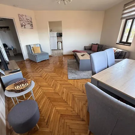 Apartman Zdravets, In The Heart Of The Old Veliko Tarnovo
