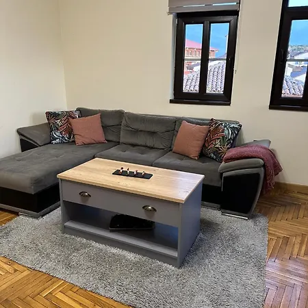 Zdravets, In The Heart Of The Old Apartman